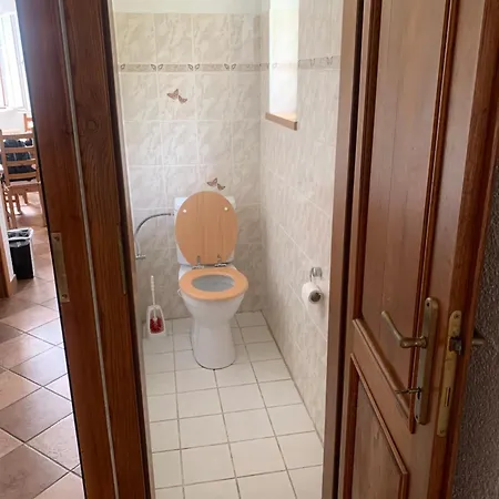 Luxurious Above The Colonade Apartment