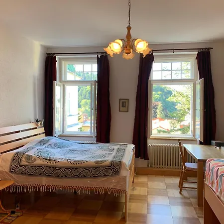 Luxurious Above The Colonade Apartment *